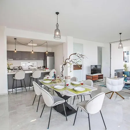 Olive 26 * Protaras